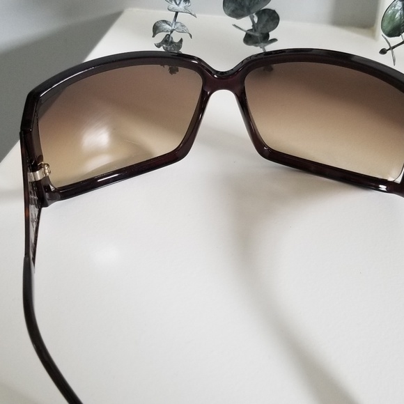 Gucci sunglasses main image 5